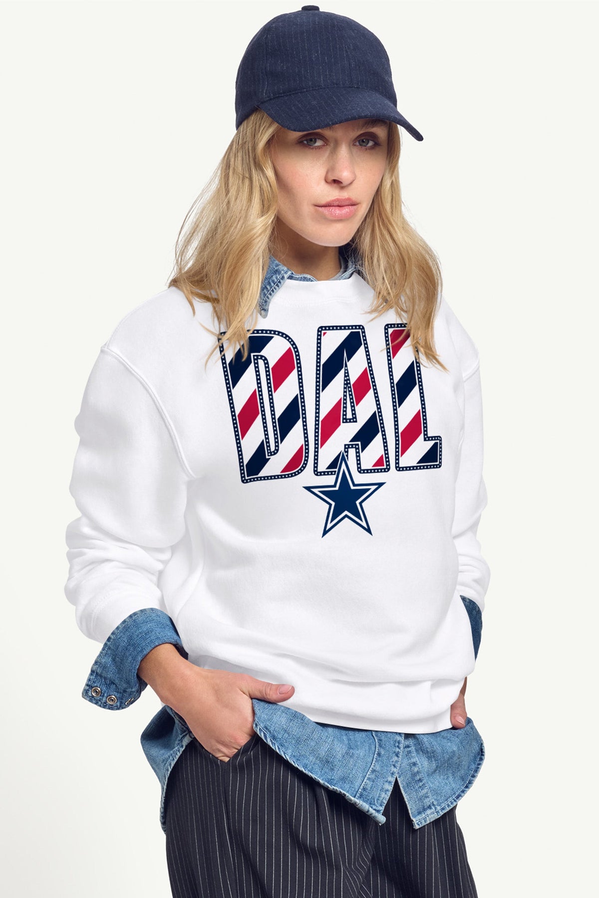WOMENS DALLAS COWBOYS STARS AND STRIPES SWEATSHIRT - White