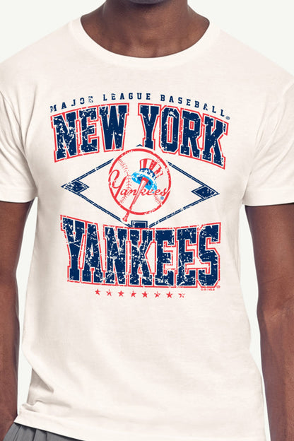 MENS NEW YORK YANKEES DISTRESSED COOPERSTOWN DIAMOND SHORT SLEEVE T SHIRT - Vintage White