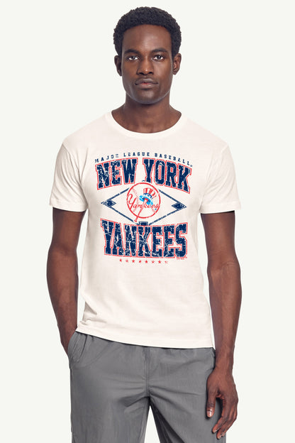 MENS NEW YORK YANKEES DISTRESSED COOPERSTOWN DIAMOND SHORT SLEEVE T SHIRT - Vintage White
