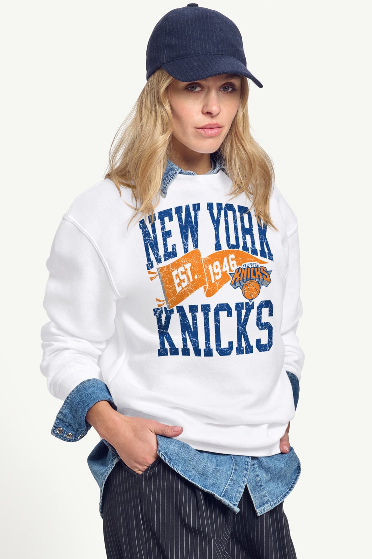STARTER NEW YORK KNICKS PENNANT SWEATSHIRT - White