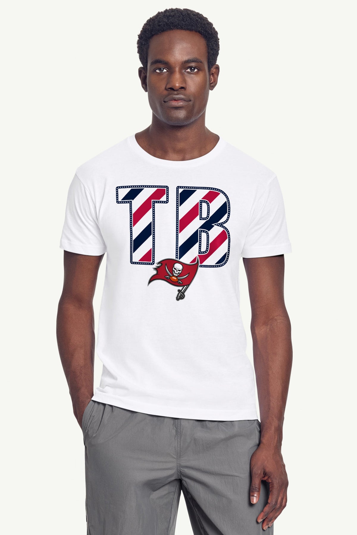 MENS TAMPA BAY BUCCANEERS STARS AND STRIPES T SHIRT - White